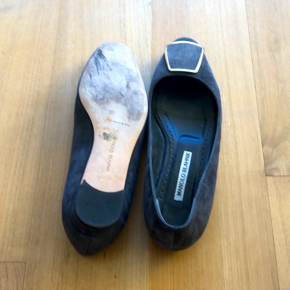 Grey manolo blahnik size 37 very good condition. Wore it 3 times - Picture 3 of 7